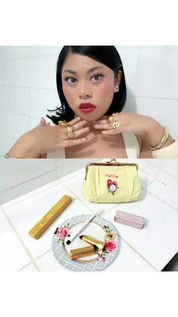 Génesis llevando un lip combo de Beibi Beauty junto a sus productos