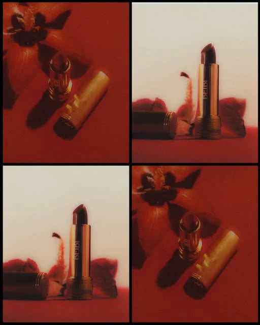 Composición editorial roja del Silk Lipstick Gloria