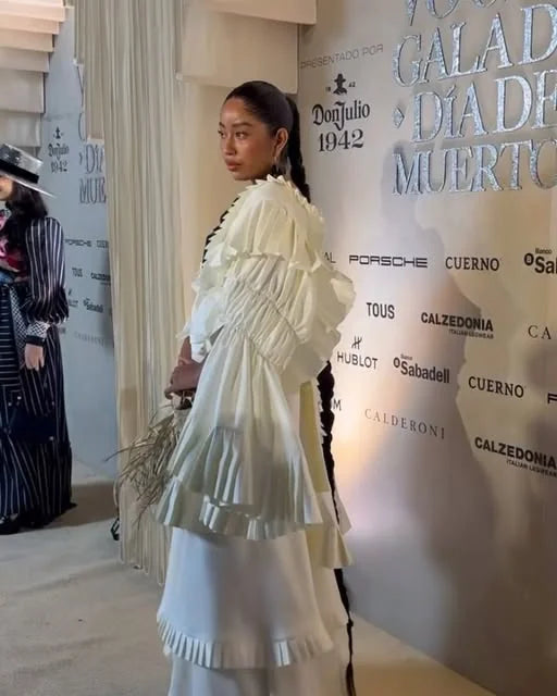 Karen llevando los tonos Sicilia y Lana de Cream Blush