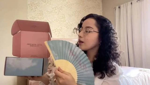 Samanta mostrando su haul de Beibi Beauty